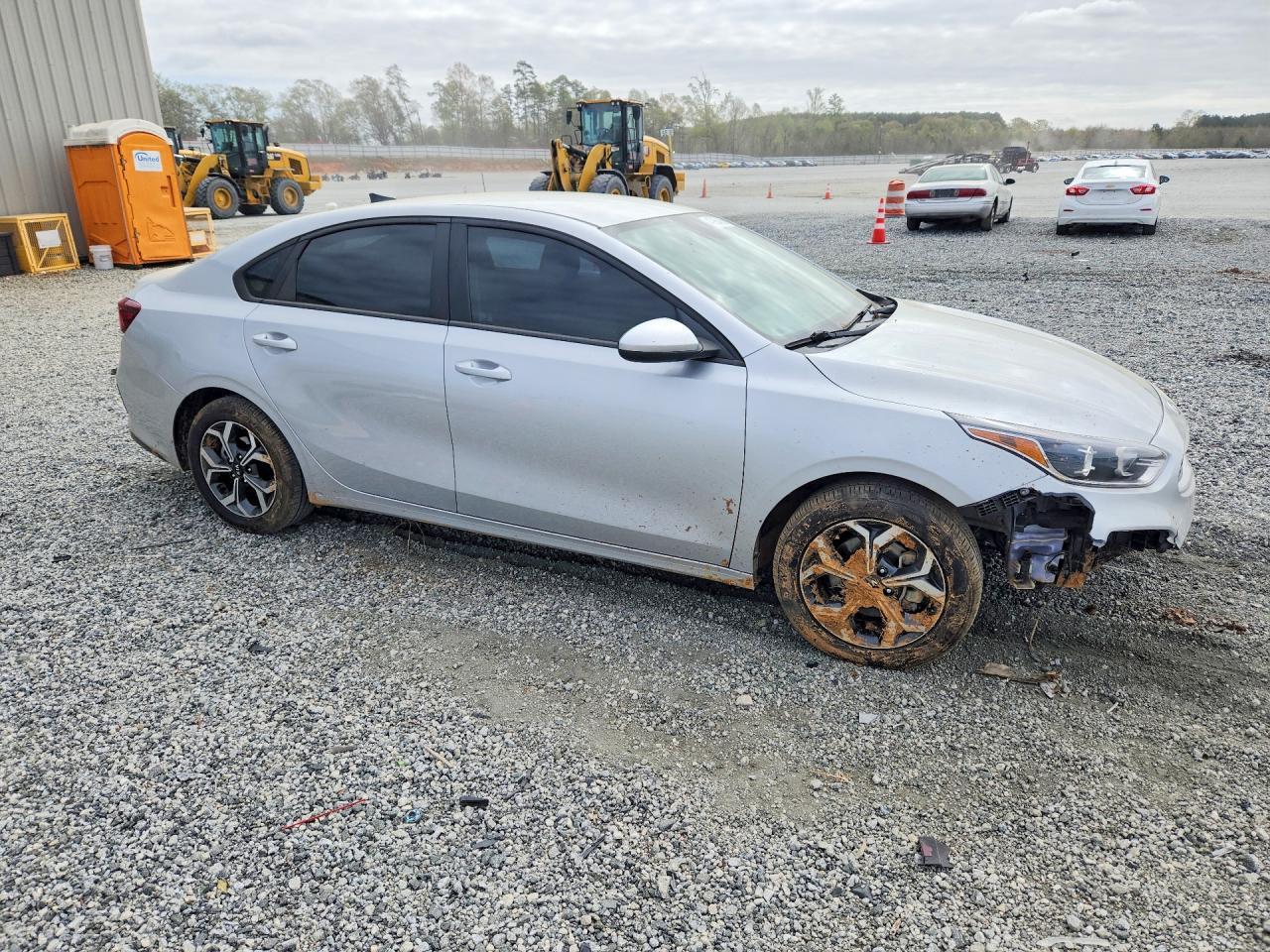 2021 Kia Forte Lxs - Image 4