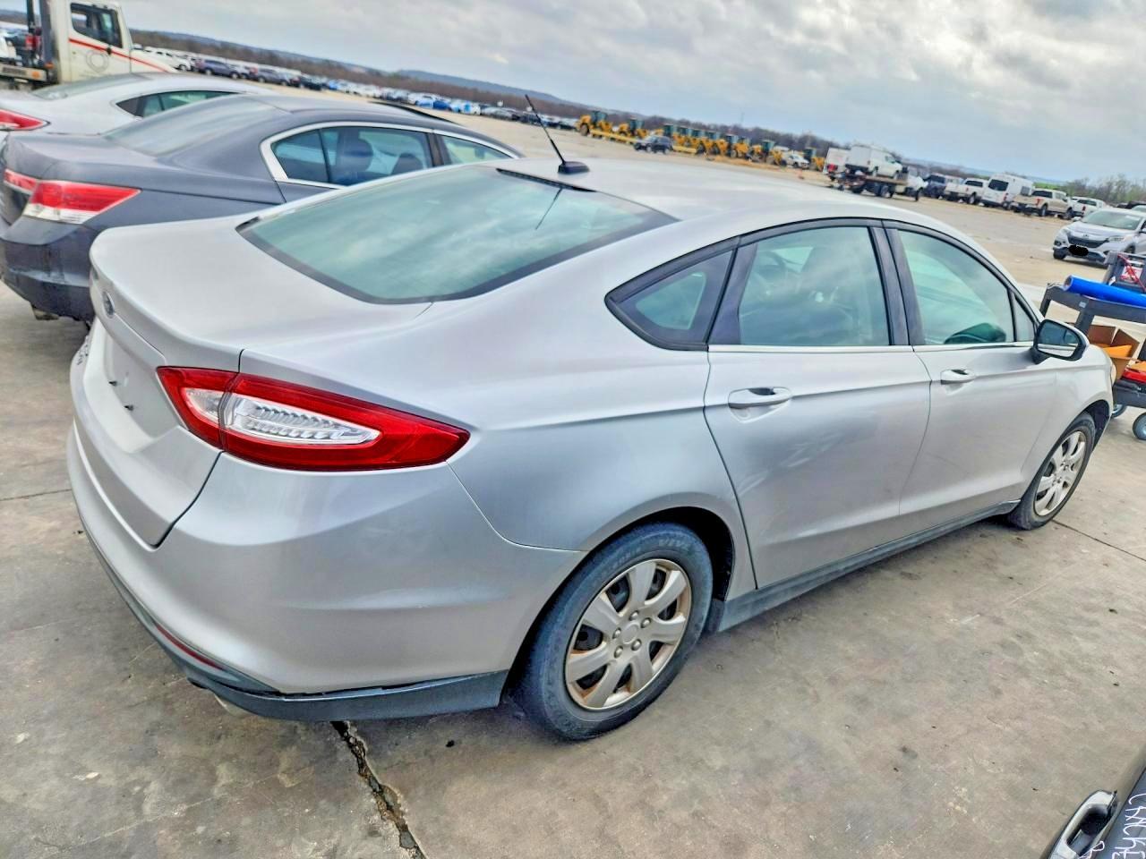 2013 Ford Fusion - Фото 3