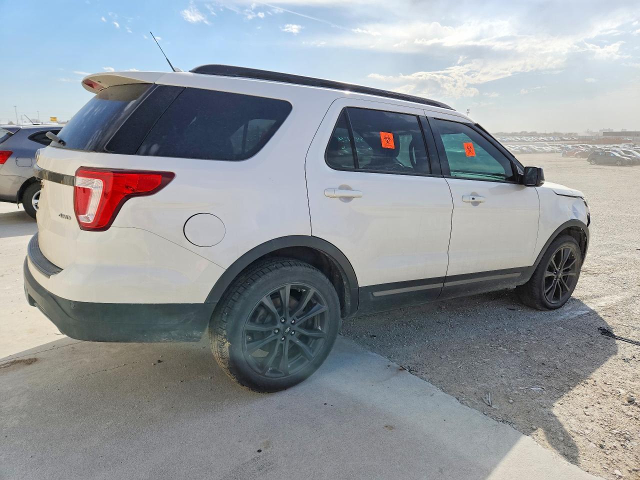2018 Ford Explorer Xlt - Фото 3