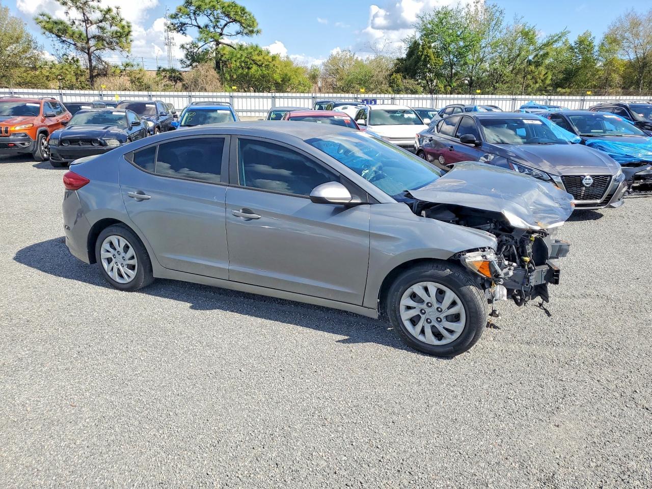 2017 Hyundai Elantra Se - Фото 4