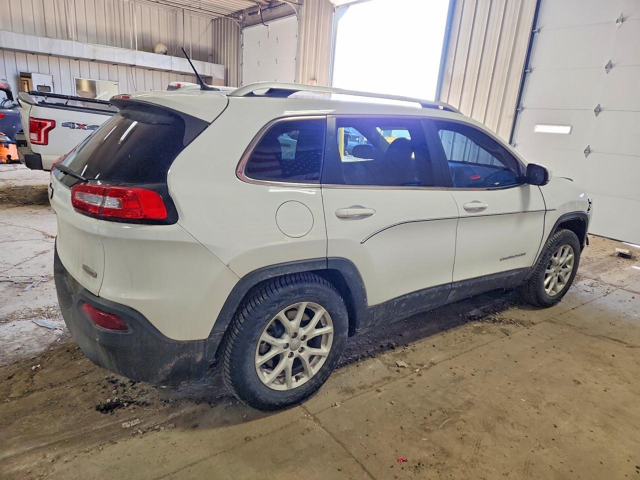 2015 Jeep Cherokee Latitude - Фото 3