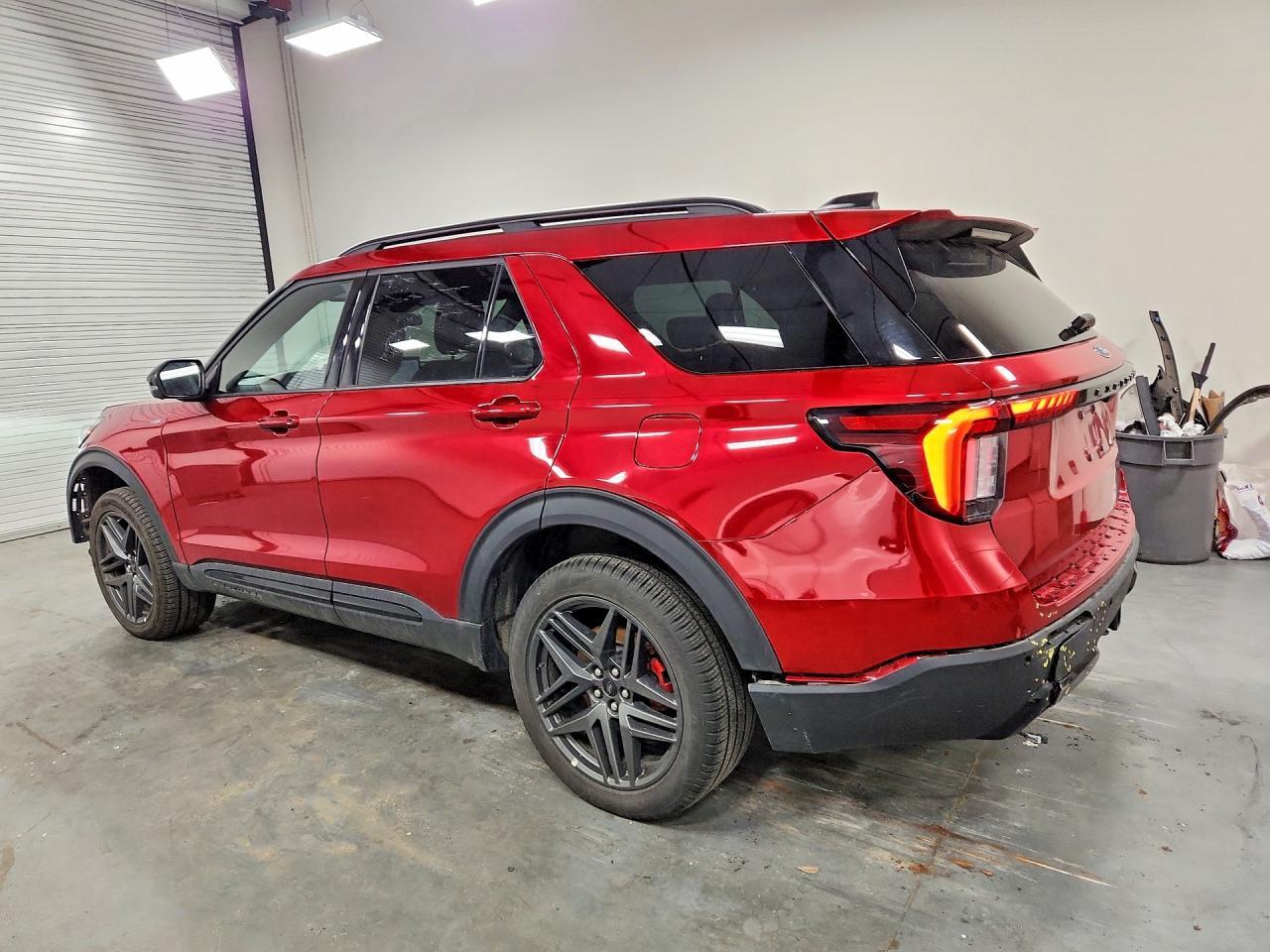 2025 Ford Explorer St-Line - Фото 2
