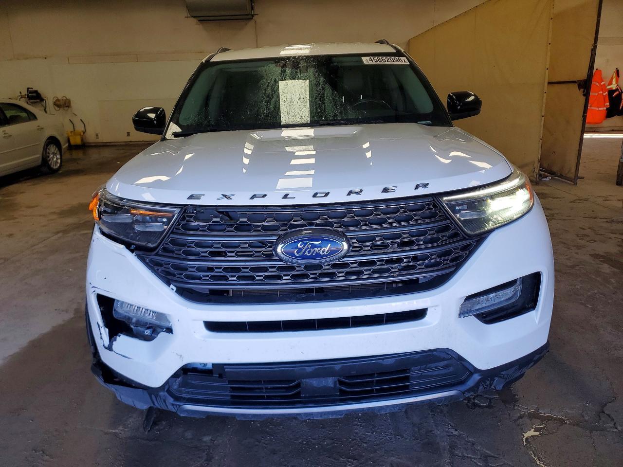 2022 Ford Explorer Xlt - Фото 5