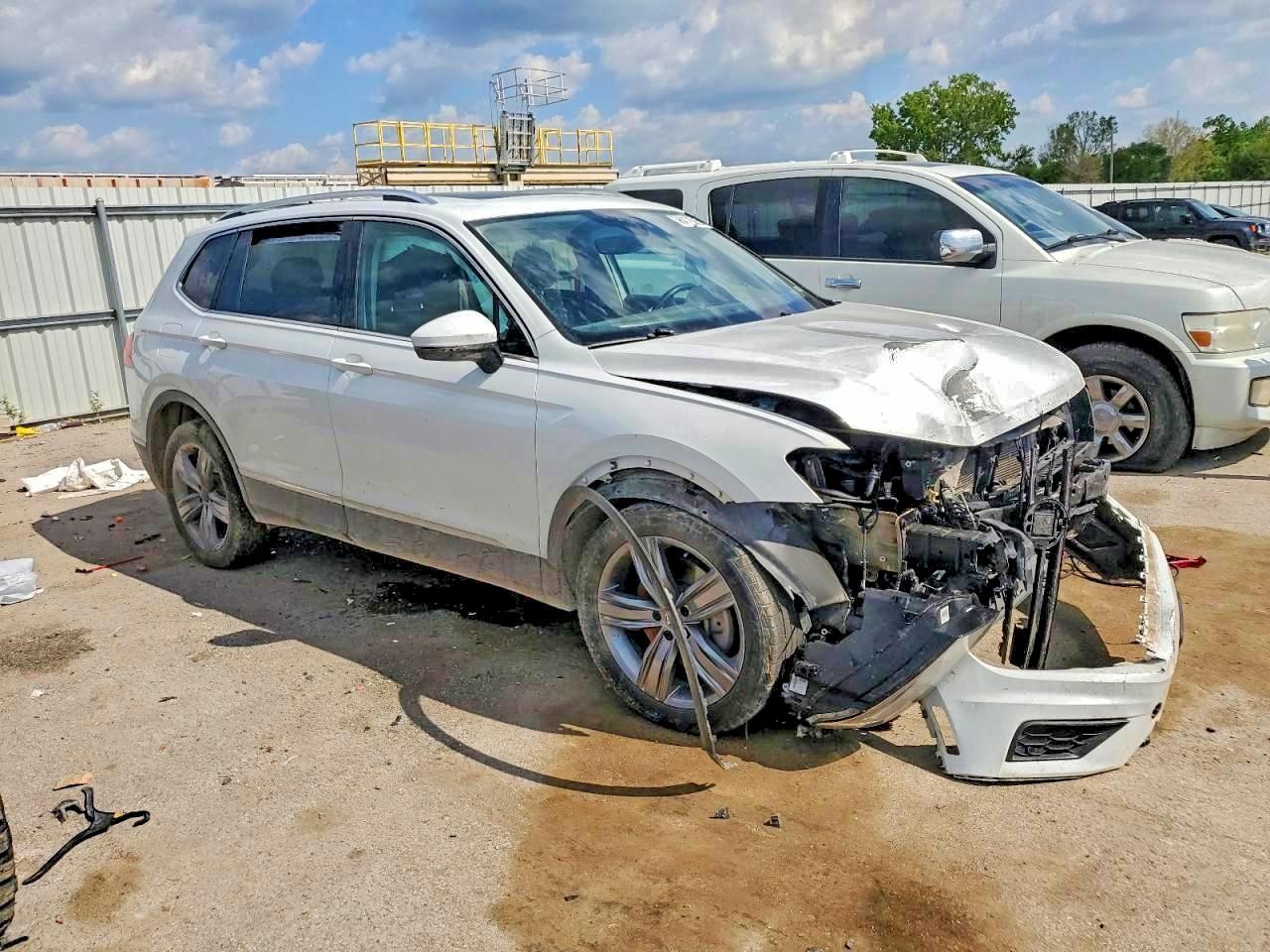 2020 Volkswagen Tiguan Se - Фото 4
