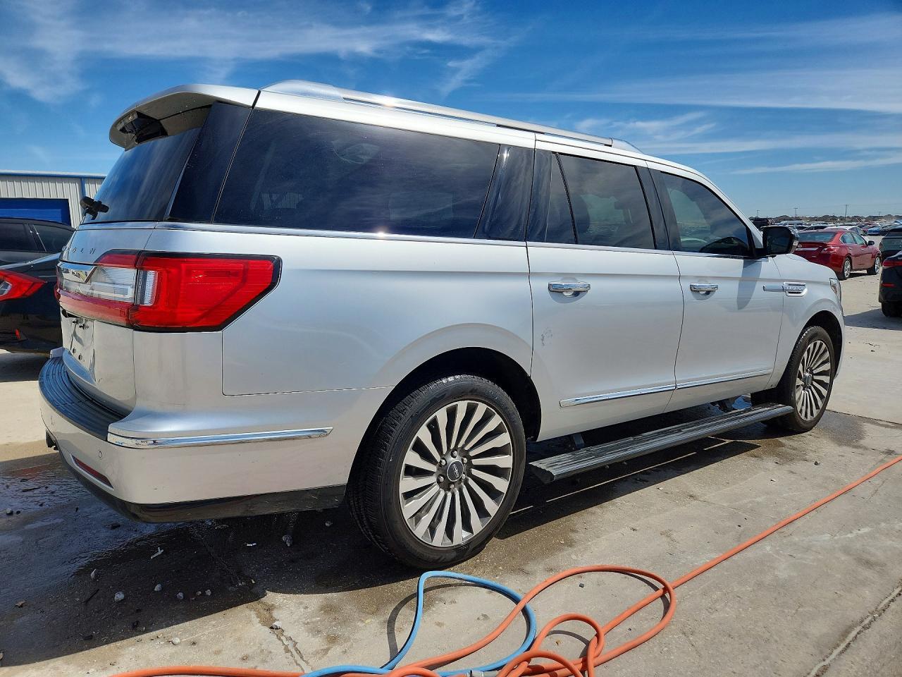 2018 Lincoln Navigator L Reserve - Image 3