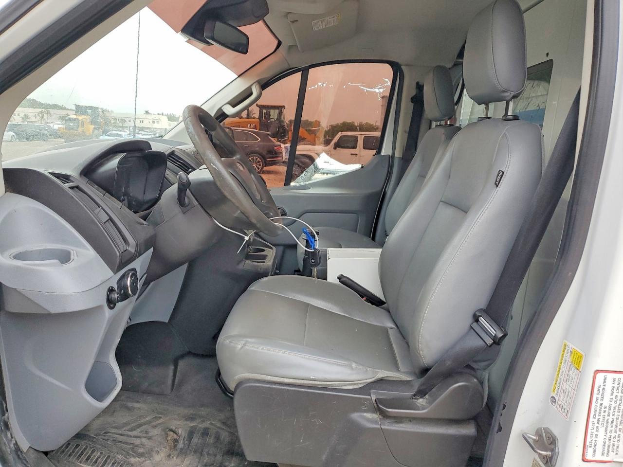 2016 Ford Transit 150 Delivery Van - Фото 7