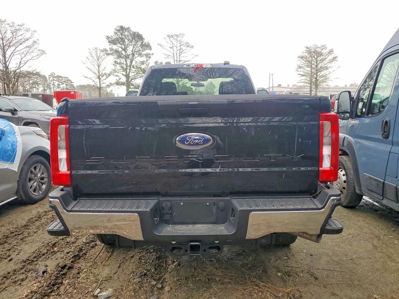 2025 Ford F350 Super Duty - Фото 6