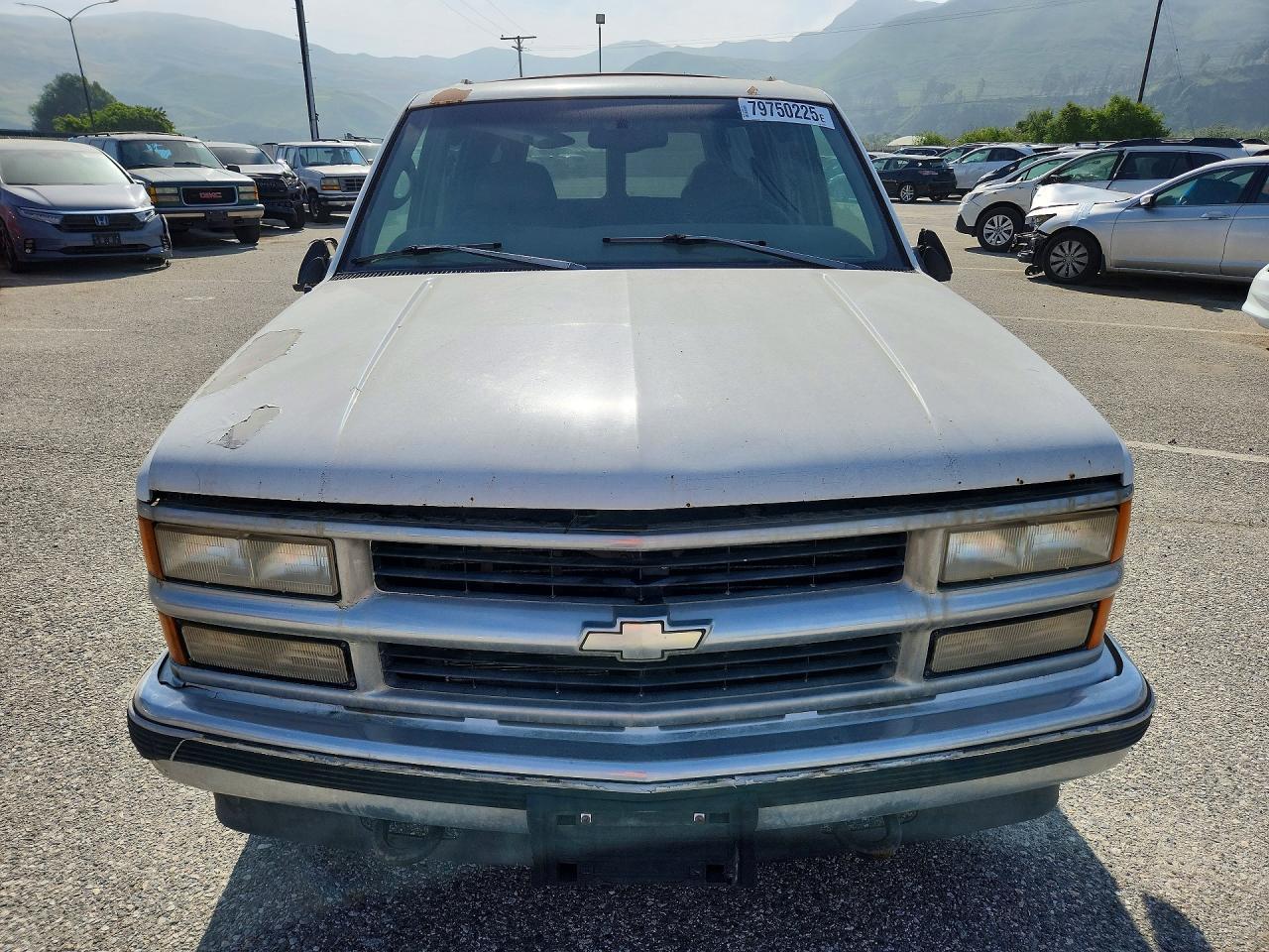 1998 Chev Suburban K - Фото 5