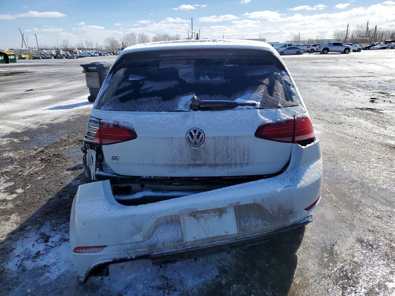 2019 Volkswagen Golf R - Image 6