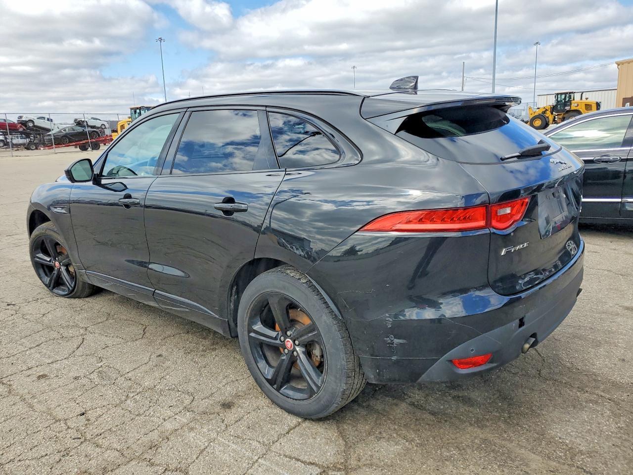 2018 Jaguar F-Pace R - Sport - Фото 2