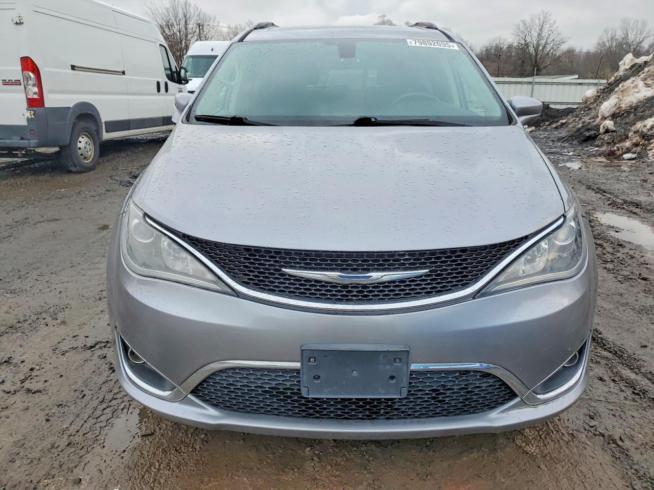 2017 Chrysler Pacifica Touring L - Image 5