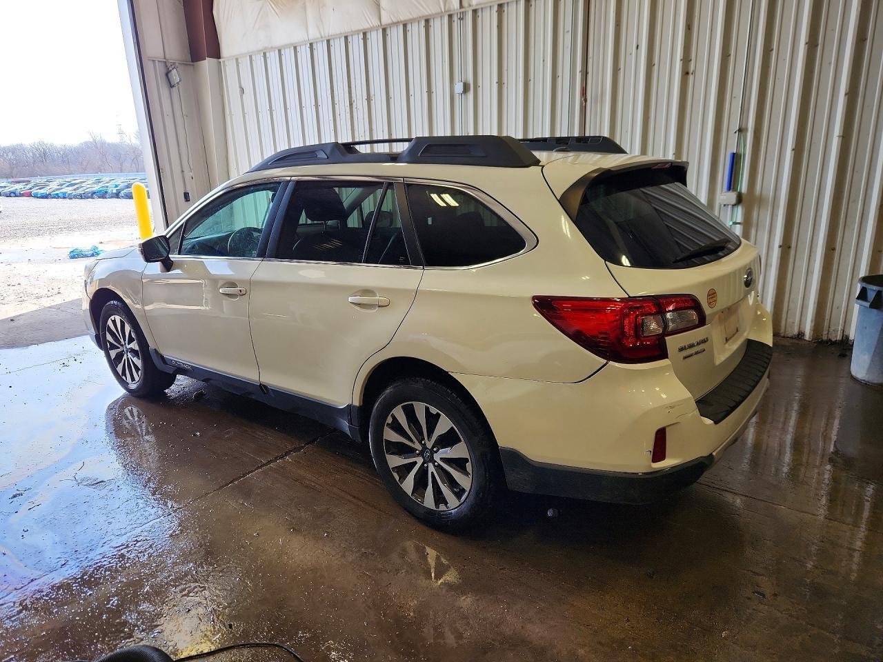 2015 Subaru Outback 2.5I Limited - Фото 2