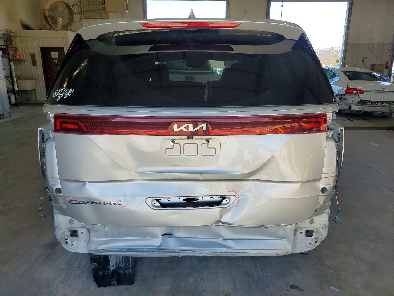 2022 Kia Carnival Lx - Фото 6