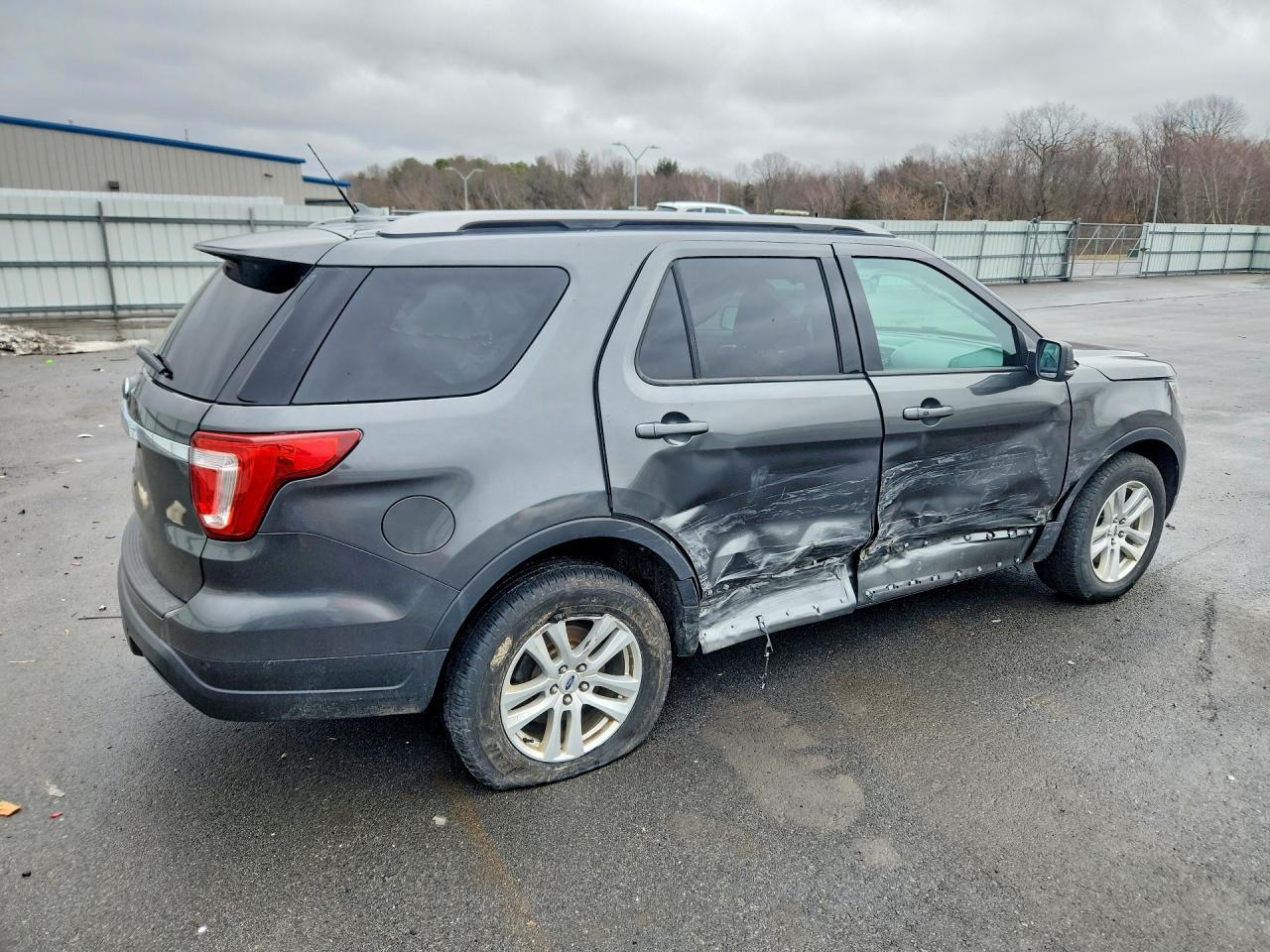 2019 Ford Explorer Xlt - Фото 3