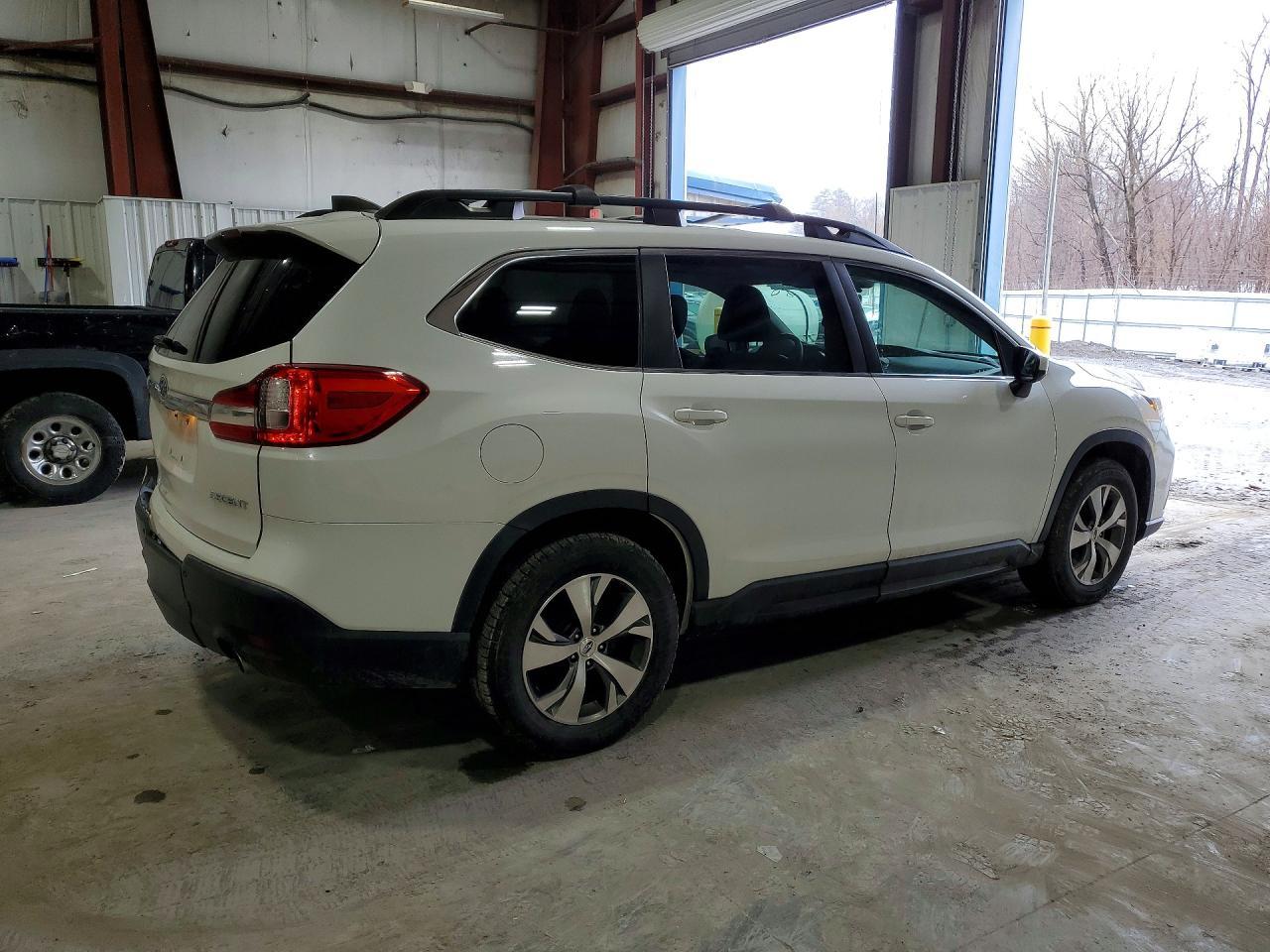 2019 Subaru Ascent Premium - Фото 3