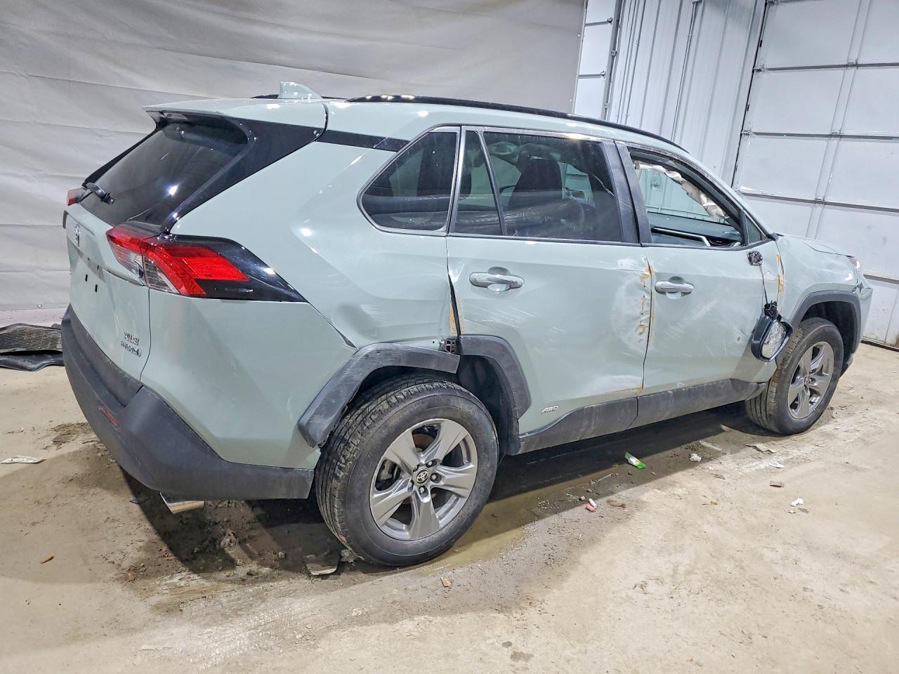 2023 Toyota Rav4 Hybrid Xle - Image 3