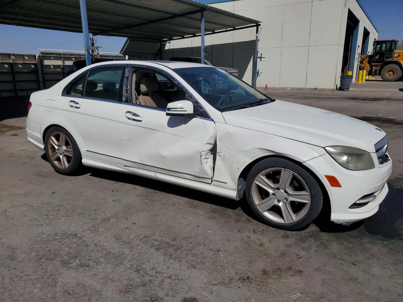 2011 Mercedes-Benz C 300 - Фото 4
