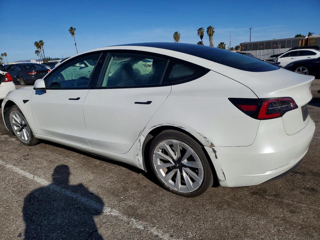 2022 Tesla Model 3 - Фото 2