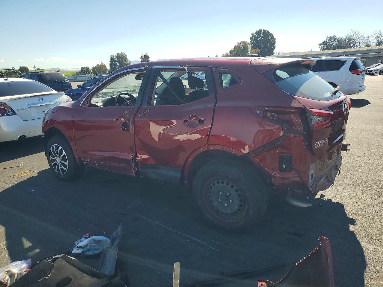 2020 Nissan Rogue Sport S - Фото 2