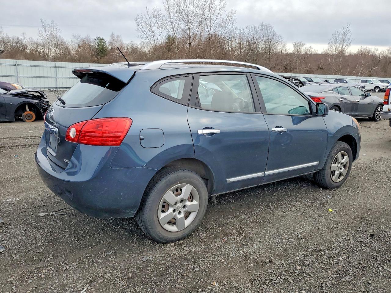 2014 Nissan Rogue Select S - Фото 3