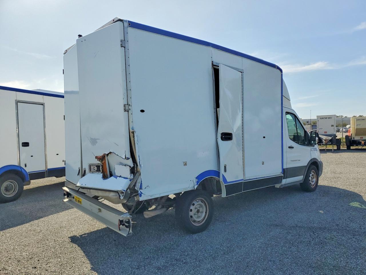 2020 Ford Transit Delivery Truck - Фото 3