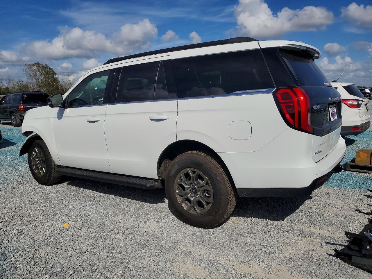 2026 Ford Expedition Active - Фото 2