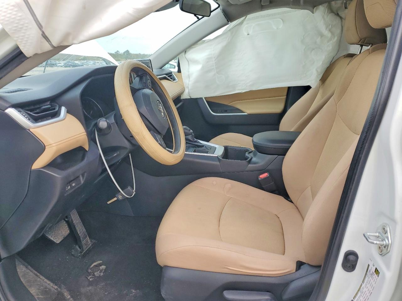2022 Toyota Rav4 Le - Image 7