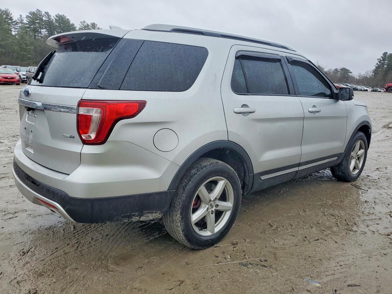 2017 Ford Explorer Xlt - Image 3