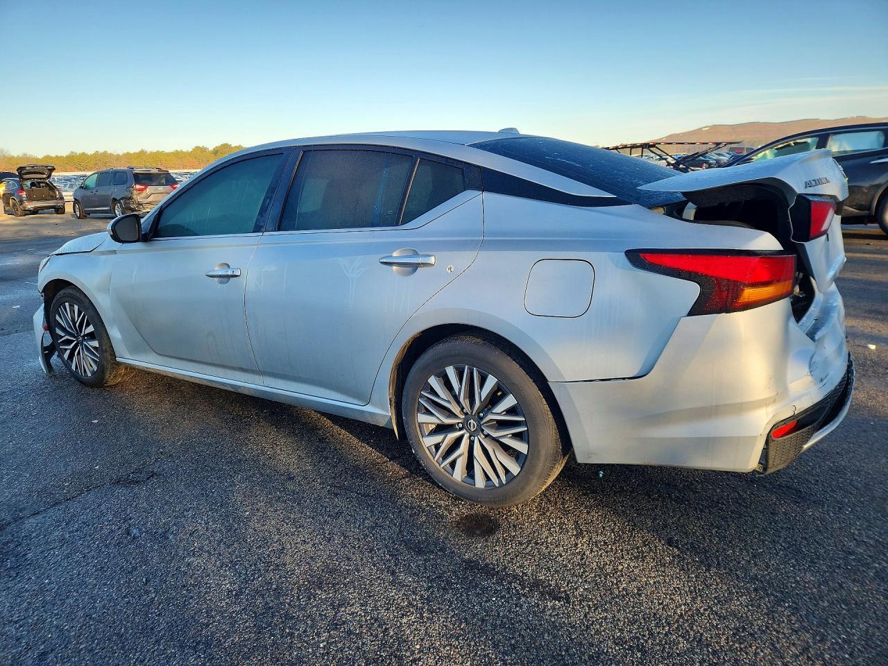 2023 Nissan Altima 2.5 Sv - Image 2