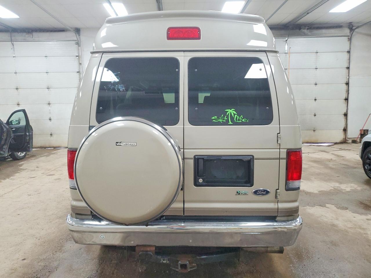 2014 Ford Econoline E150 Van - Фото 6