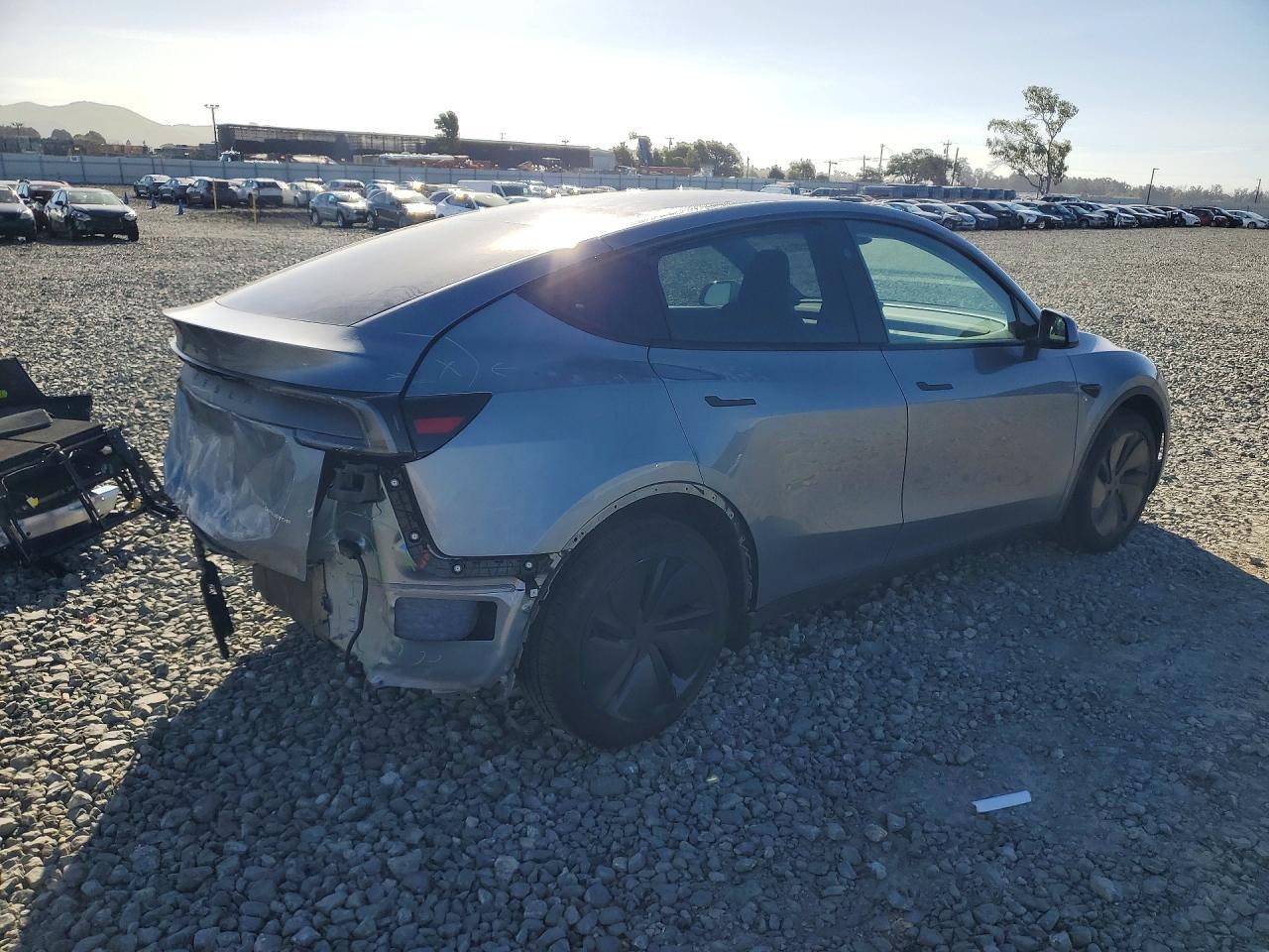 2026 Tesla Model Y - Image 3