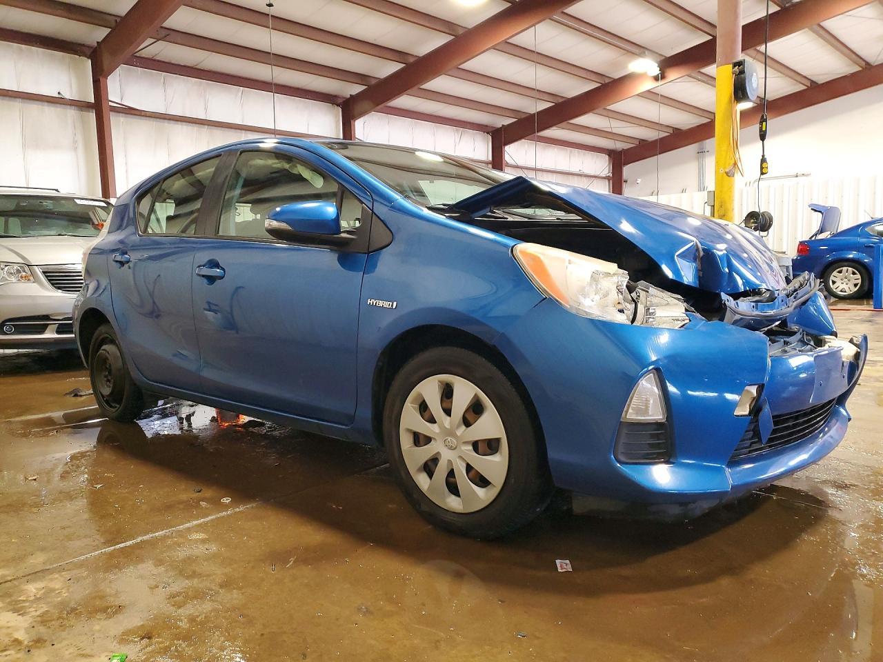 2013 Toyota Prius C Two - Image 4
