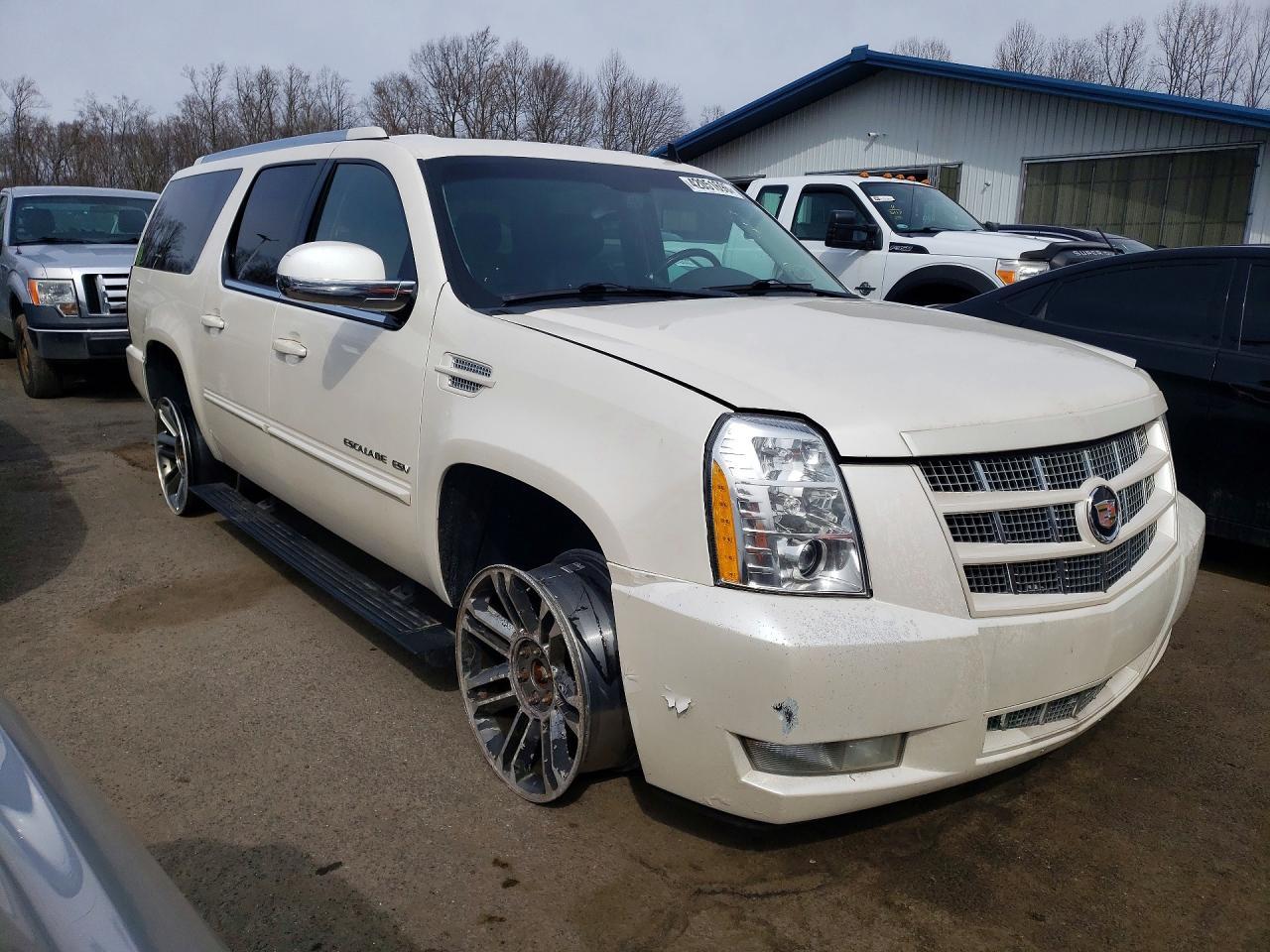 2013 Cadillac Escalade - Image 4