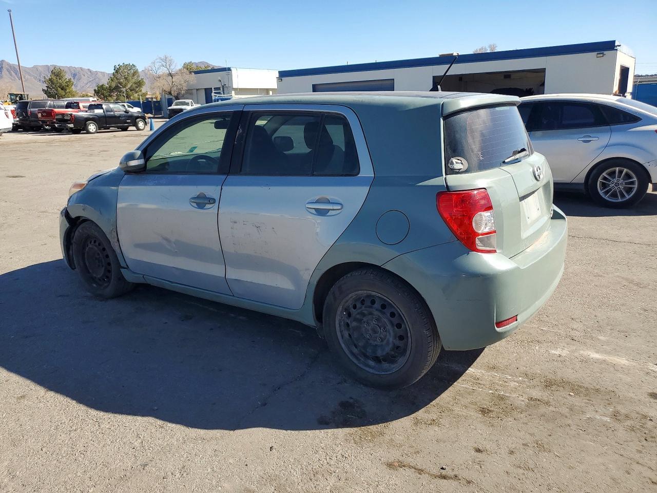 2010 Scion Xd Base - Фото 2