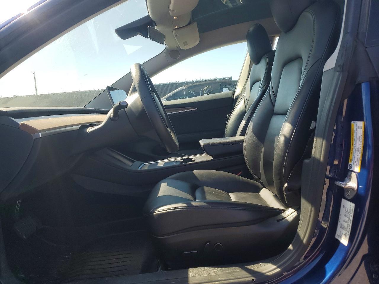 2023 Tesla Model 3 - Image 7