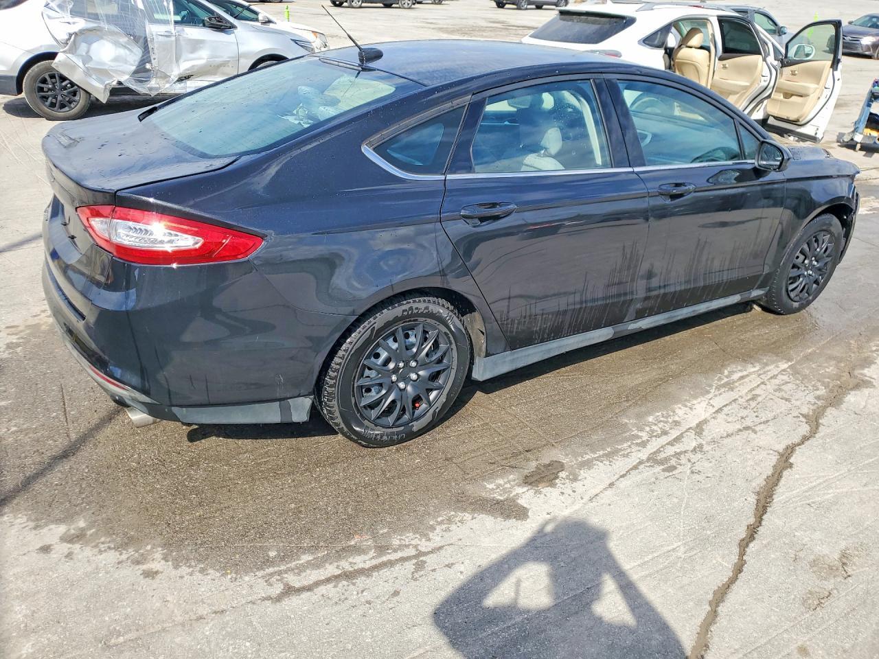 2013 Ford Fusion S - Фото 3