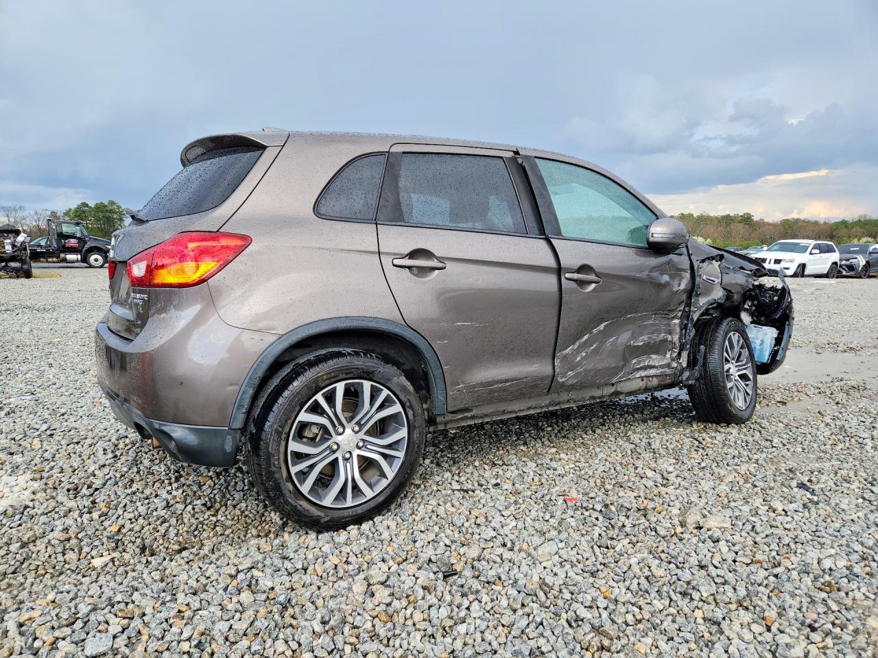 2017 Mitsubishi Outlander Sport Es - Фото 3