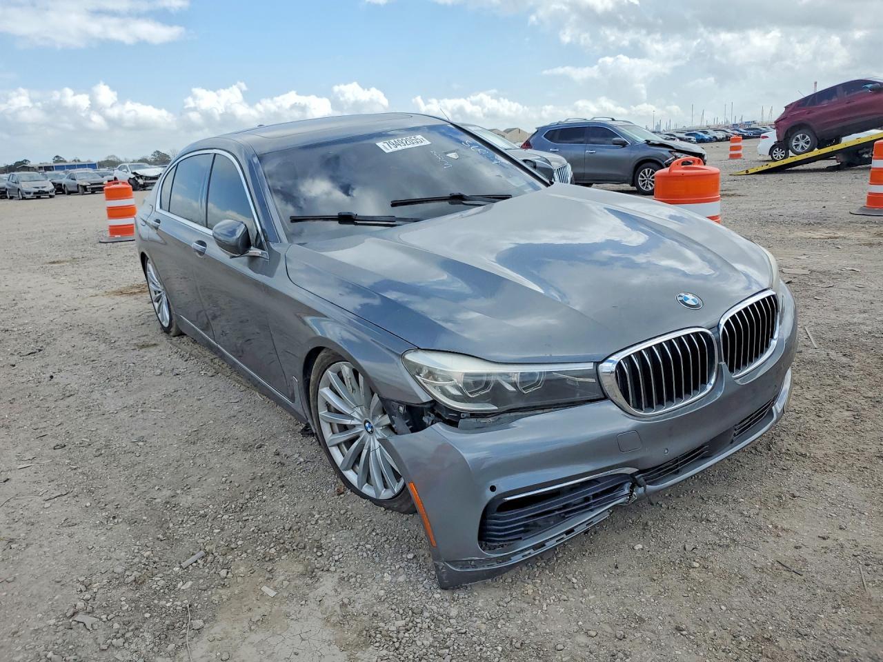 2017 BMW 740 I - Фото 4