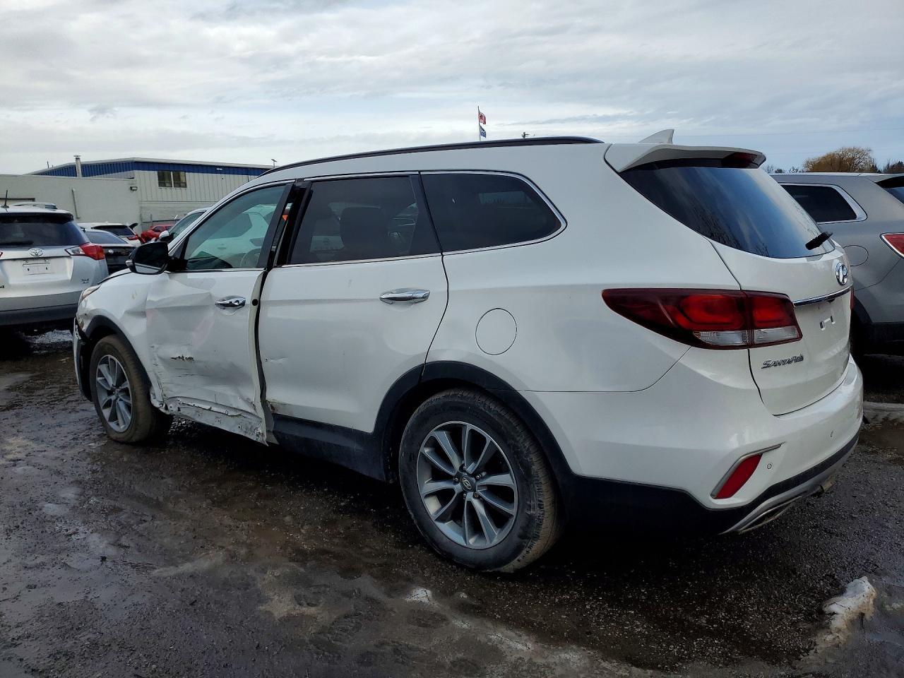 2017 Hyundai Santa Fe Se - Фото 2