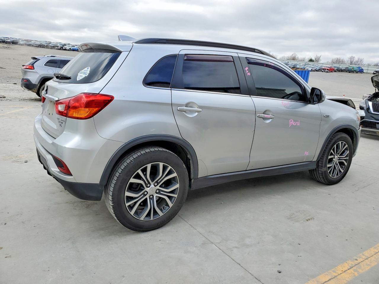 2018 Mitsubishi Outlander Sport Sel - Фото 3