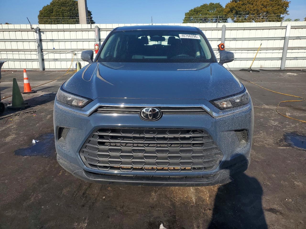 2025 Toyota Grand Highlander Le - Image 5