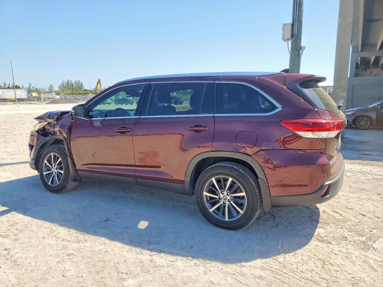 2019 Toyota Highlander Xle - Фото 2