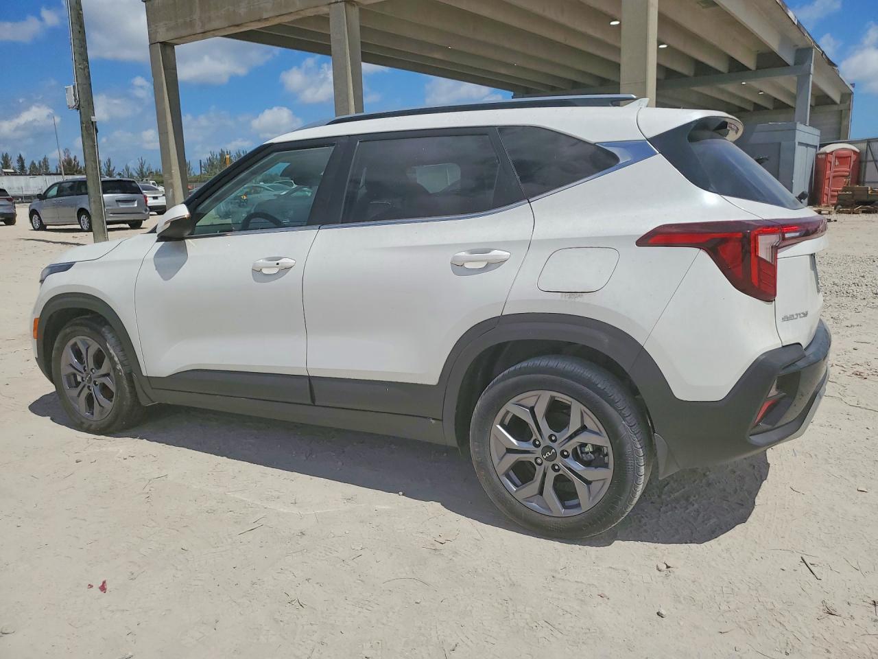 2024 Kia Seltos S - Image 2
