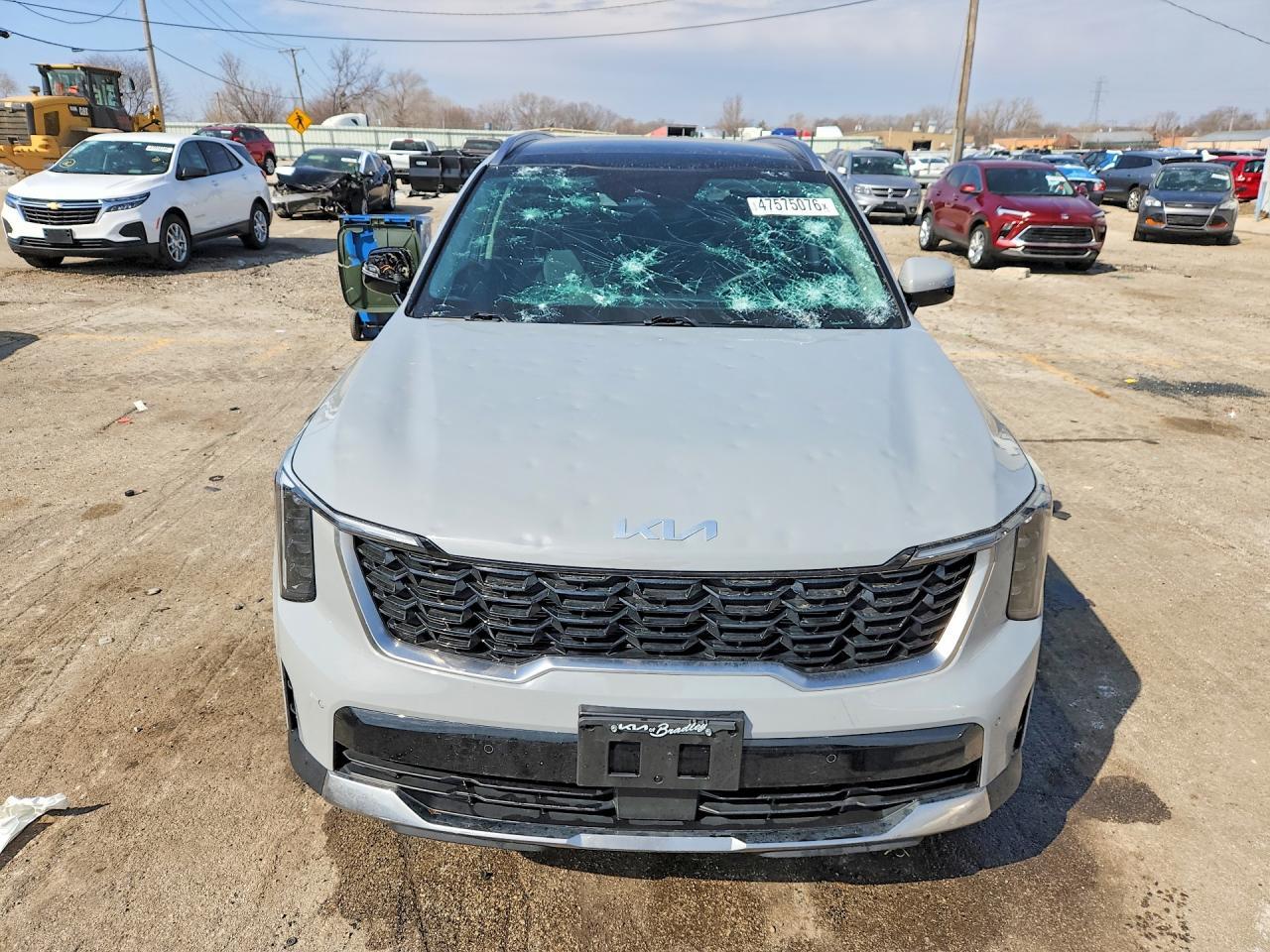 2025 Kia Sorento S - Image 5
