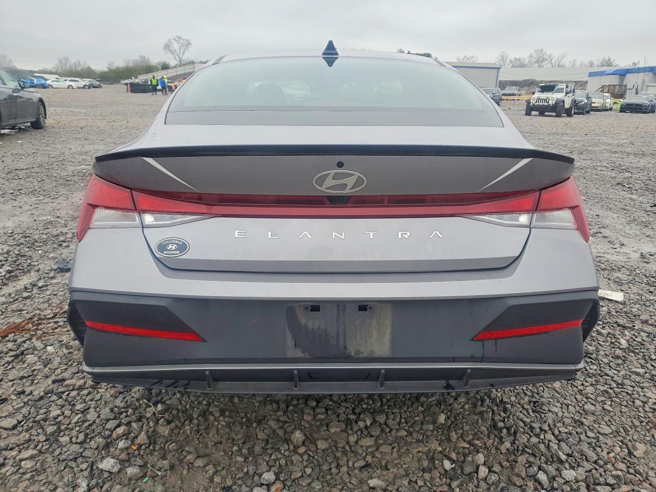 2025 Hyundai Elantra Sel Sport - Image 6