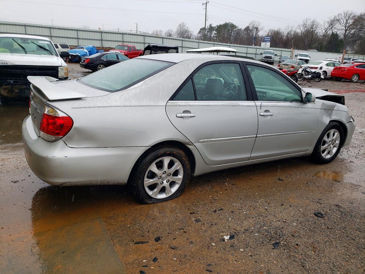 2005 Toyota Camry Xle - Image 3