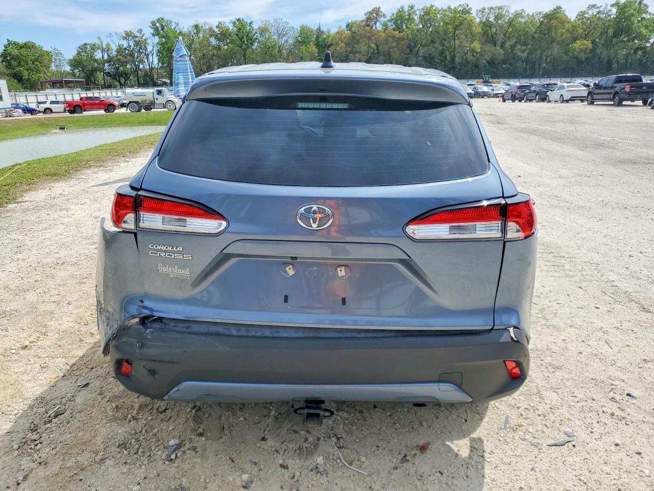 2024 Toyota Corolla Cross L - Image 6