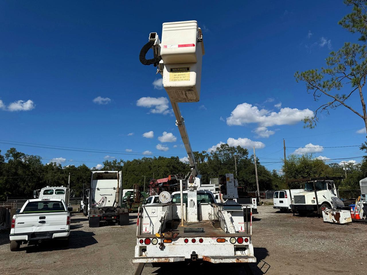 2006 Ford F-450 Sd Bucket Truck - Фото 6