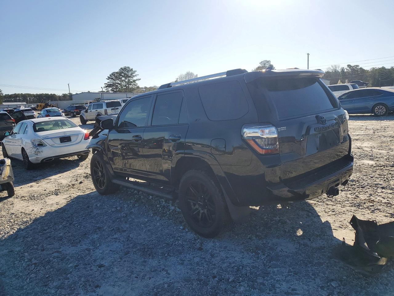 2022 Toyota 4Runner Sr5 - Фото 2