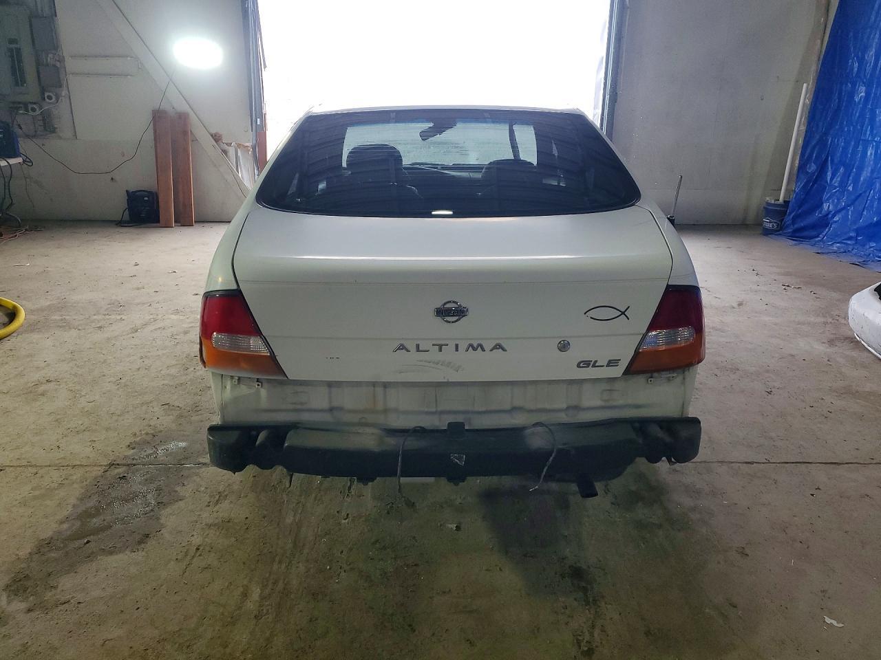 1998 Nissan Altima Xe - Фото 6